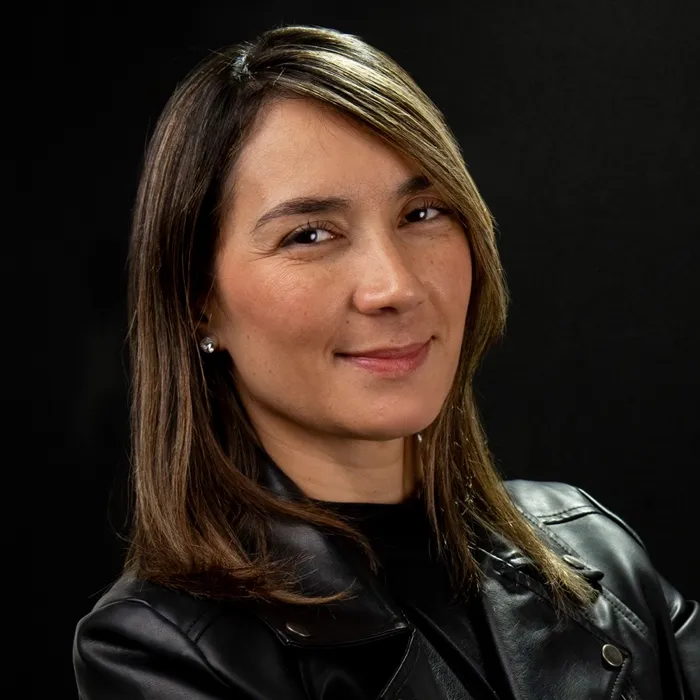 Nathaly Gil, Directora Administrativa en Rowell